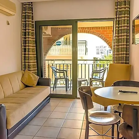 Maxwell Club Hotel 3*